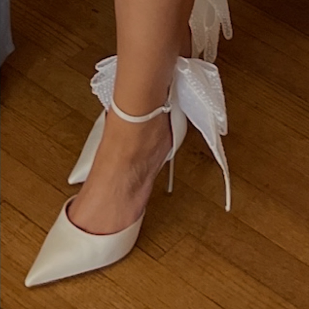 Steve Madden White Heels with Bow Detail